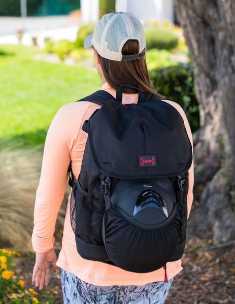 backpack, daypack, travel bag, sport backpack, hiking bag, product demo, lifestyle, fresh, trustworthy, black, neutral